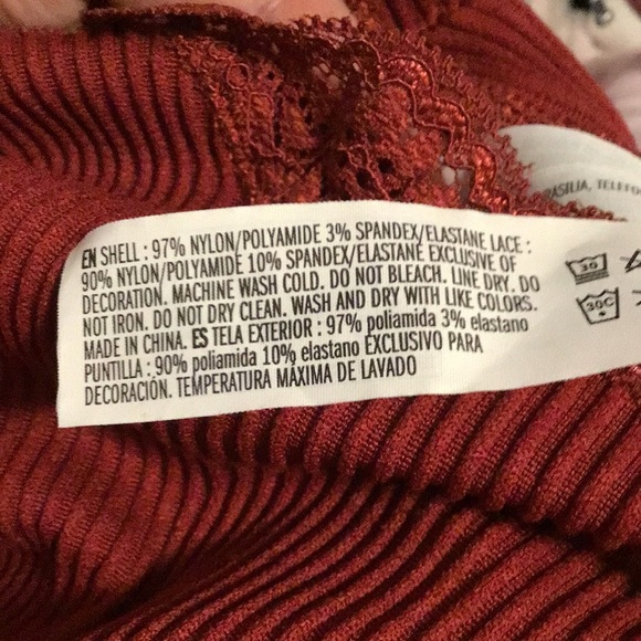 Burgundy Lace Trimmed Crop Sweater Forever 21 M/L - Picture 5 of 5